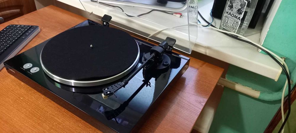 Продам виниловый проигрыватель Yamaha TT s 303