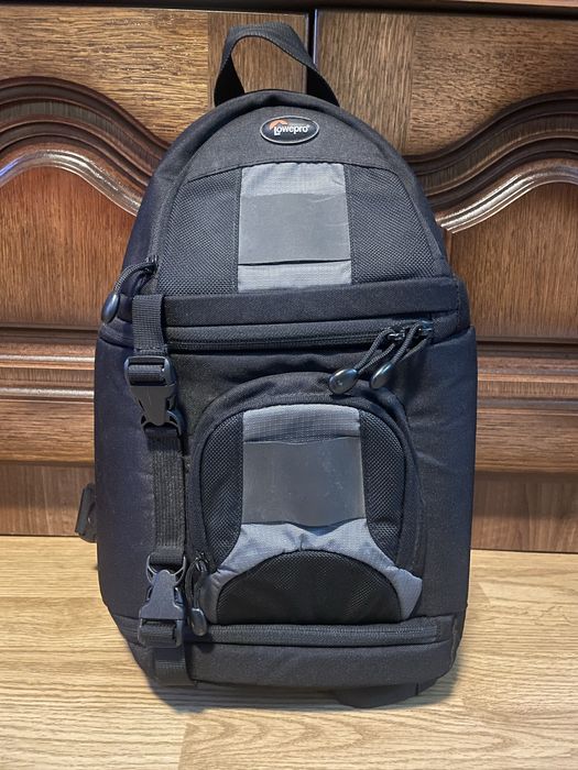 Lowerpro slingshot 100aw