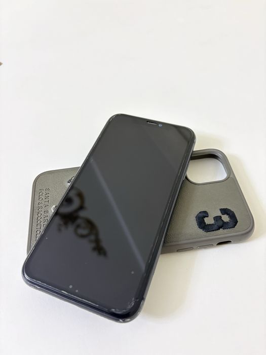 Айфон 11. Емкость 75%. 128гб