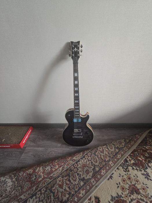 Продам электрогитару SCHECTER