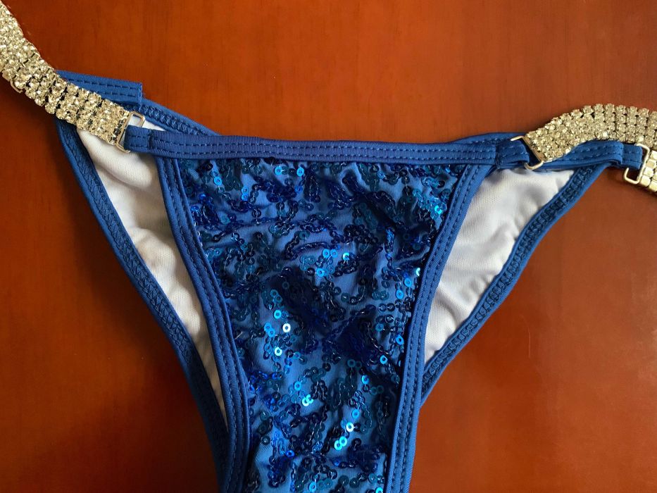 Луксозен бански с паети и камъни.