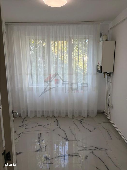 Etaj 2 - Alexandru - Chimicale, 3 camere decomandat model mare cu geam