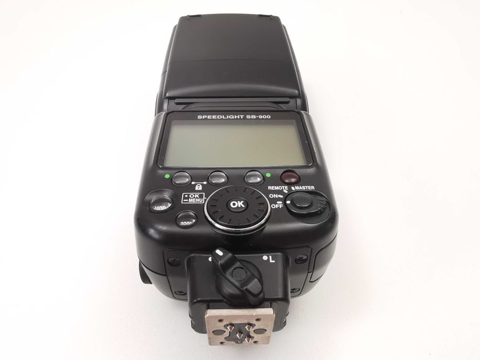 Nikon Speedlight SB-900 в пълен комплект