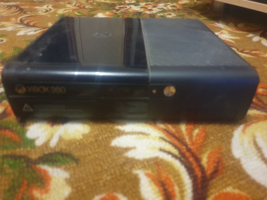 Игровая приставка Xbox360