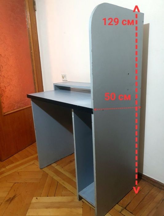 Продам компьютерный стол б/у