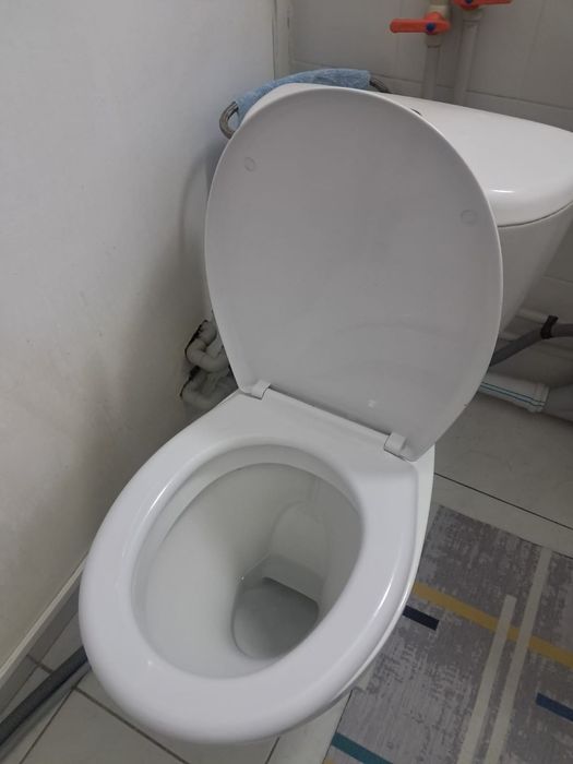 Продам унитаз в хорошем состоянии