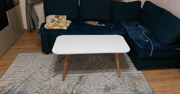 Журнальный столик и детский стол