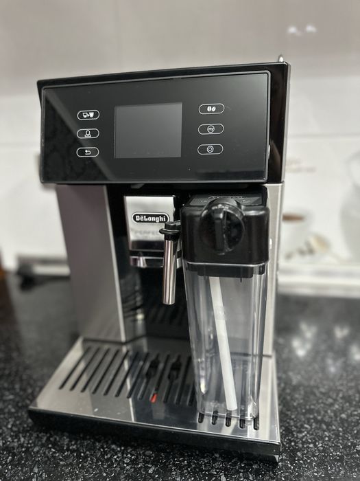 Кофемашина Delonghi