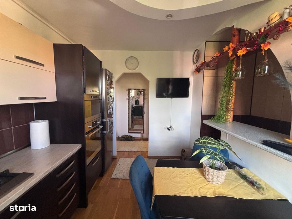 Dambu Pietros - Vanzare apartament 3 camere - Str. Magurei