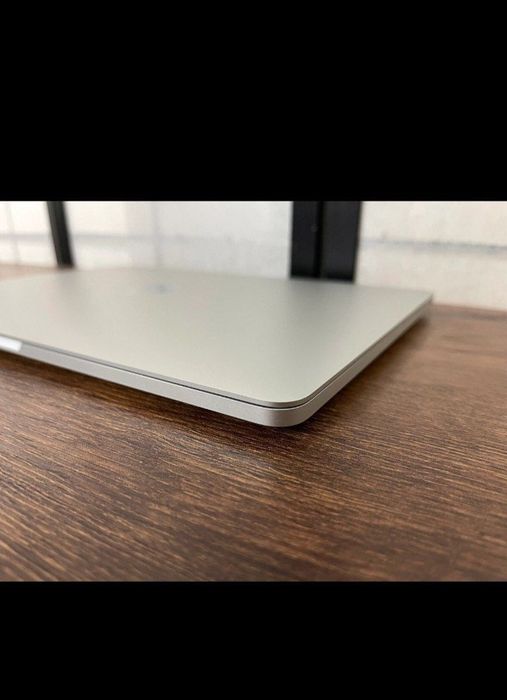Macbook pro silver M2 13 dyum 8GB ram, 256GB ssd.100% bateryka, 3 sikl