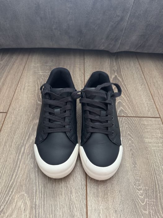 Продам детскую обувь