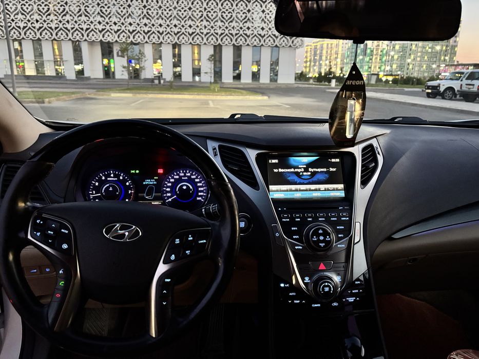 Hyundai grandeur 2012