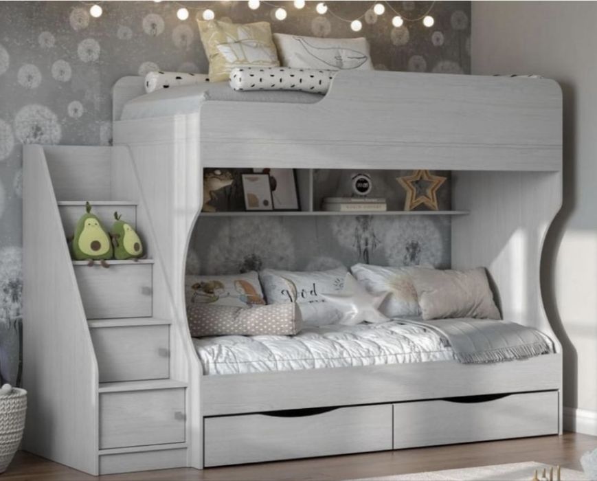 Двухъярусная кровать