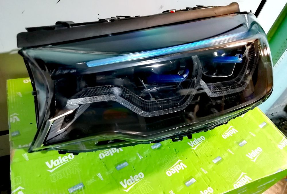 Фарове фар  за БМВ 5 Г30 Г31 Ф90 / BMW G30 G31 F90 Adaptive LED .