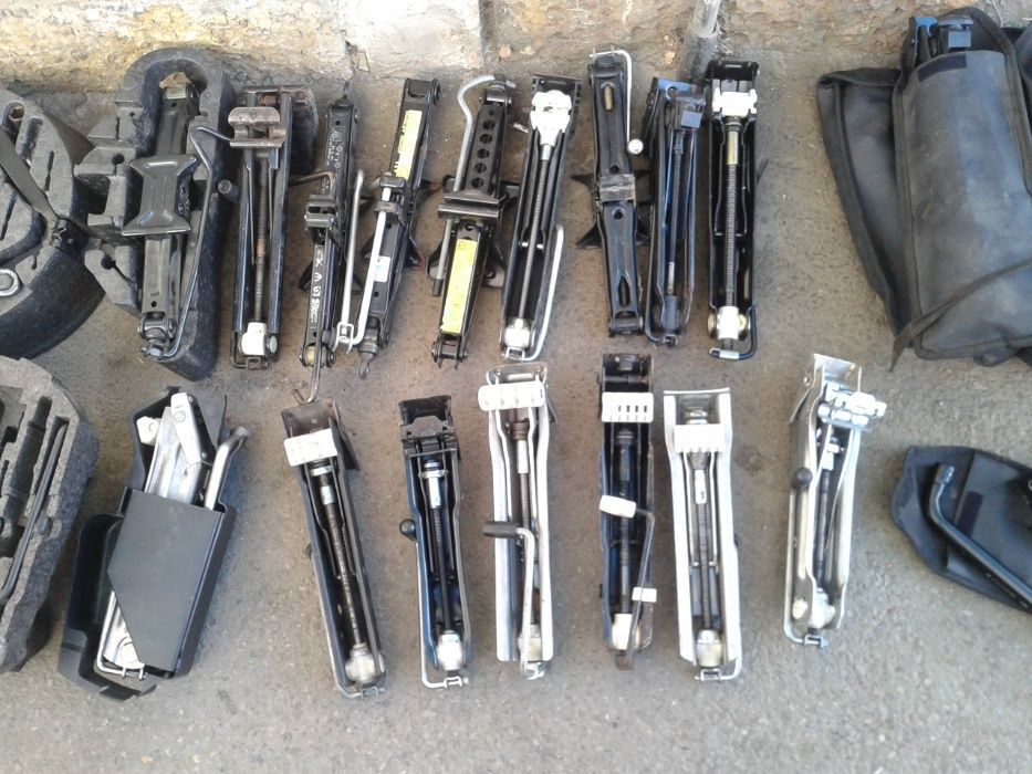 Oригинални крикове и ключове за Опел,рено,пежо,VW,Audi,mercedes...