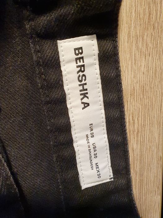 Pantaloni scurți largi stil cargo