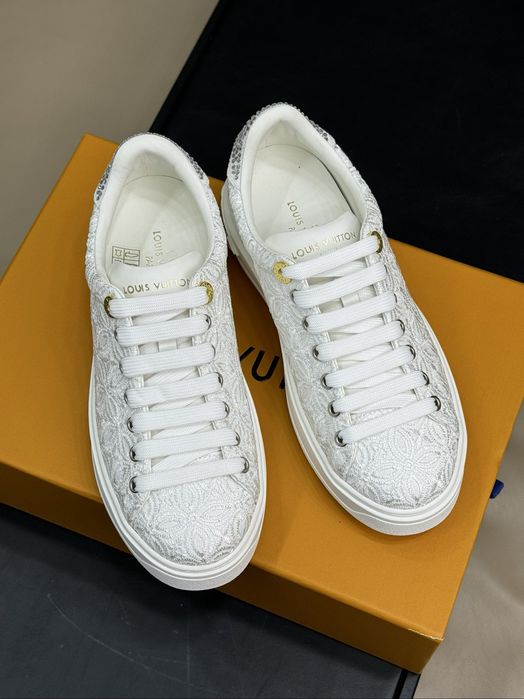 Adidasi Louis Vuitton