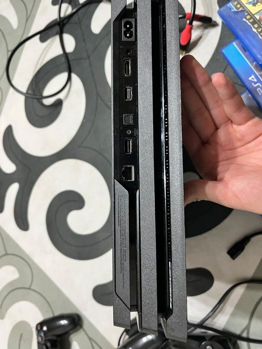 PlayStation 4 pro 1TB