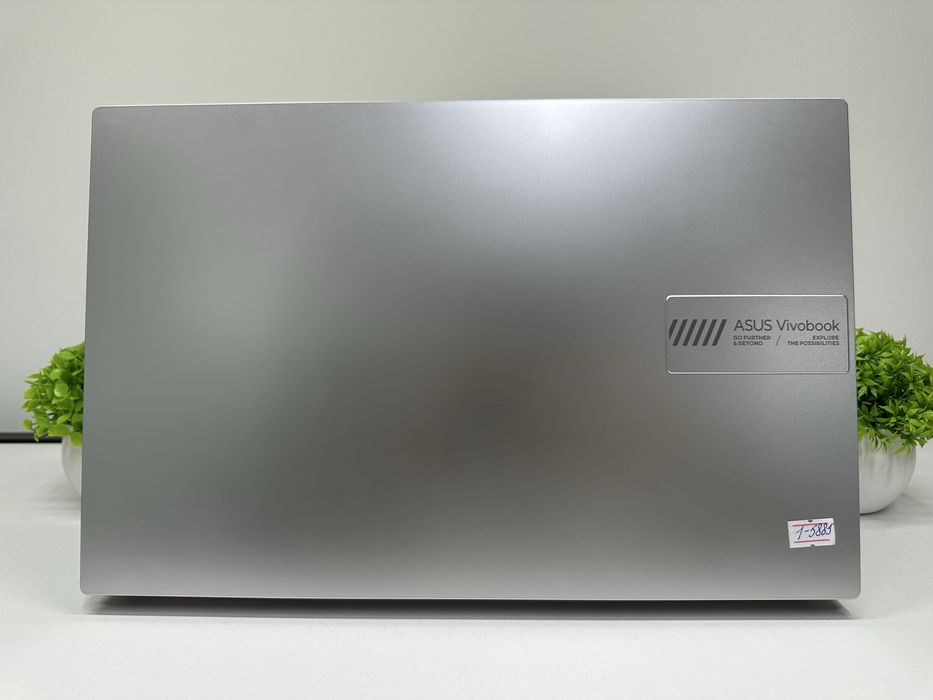 Asus Vivobook ryzen 5-7