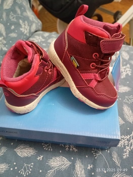 Детски зимни ботуши Lotto нови номер 22