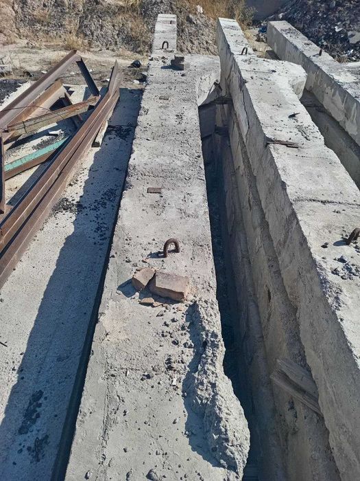 Бетон плита сотилади.