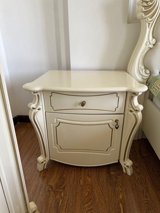 Продам спальный гарнитур