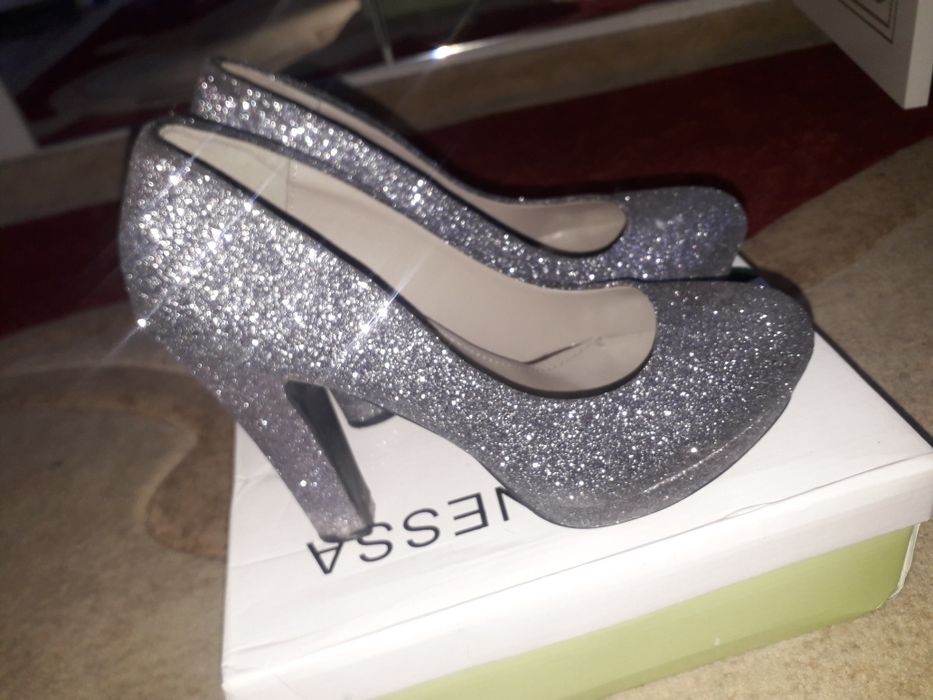 Қыздар туфли сатылады бағасы 5000