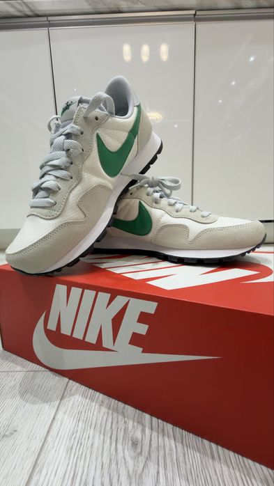NIKE AIR  Pegasus 83