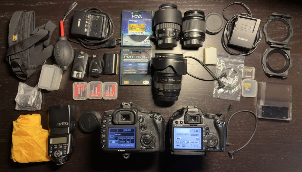 Foto: Pachet Canon EOS 7D si EOS 450D + 3 obiective, blitz, accesorii