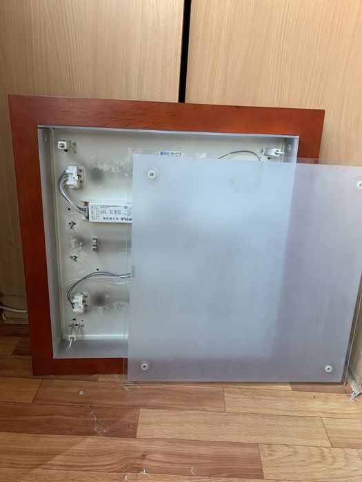 Светильник на потолок