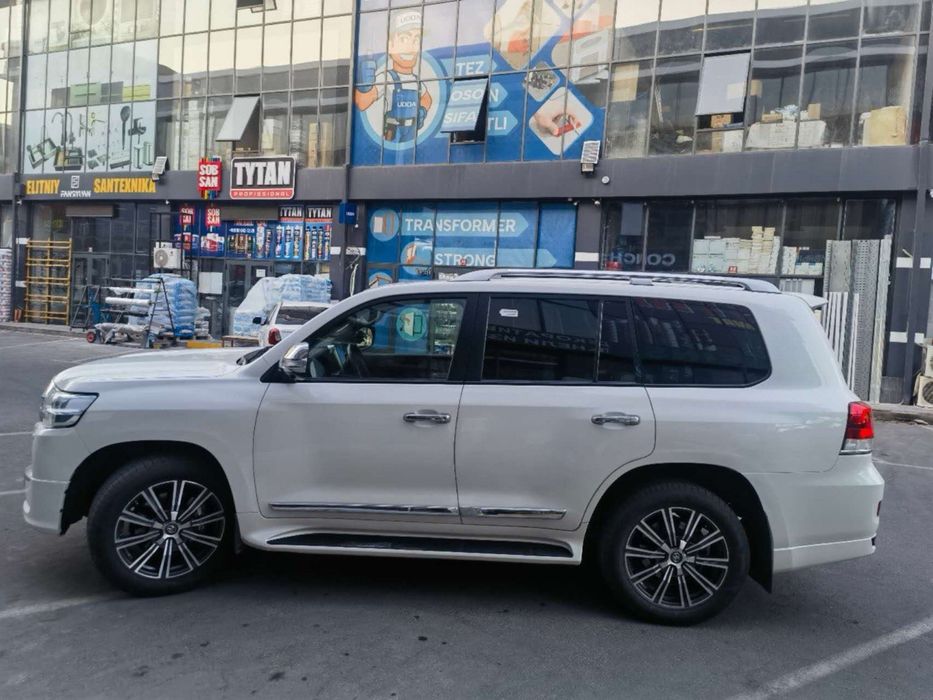 Toyota Land Cruiser 200