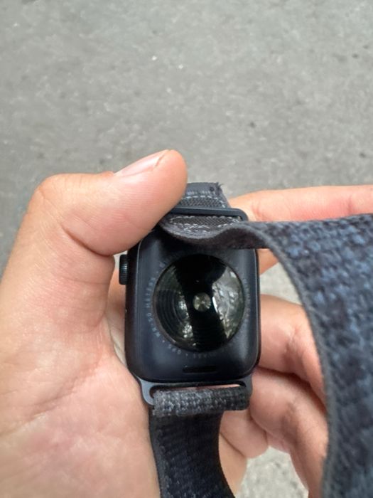 Apple Watch se2,в хорошем состояний
