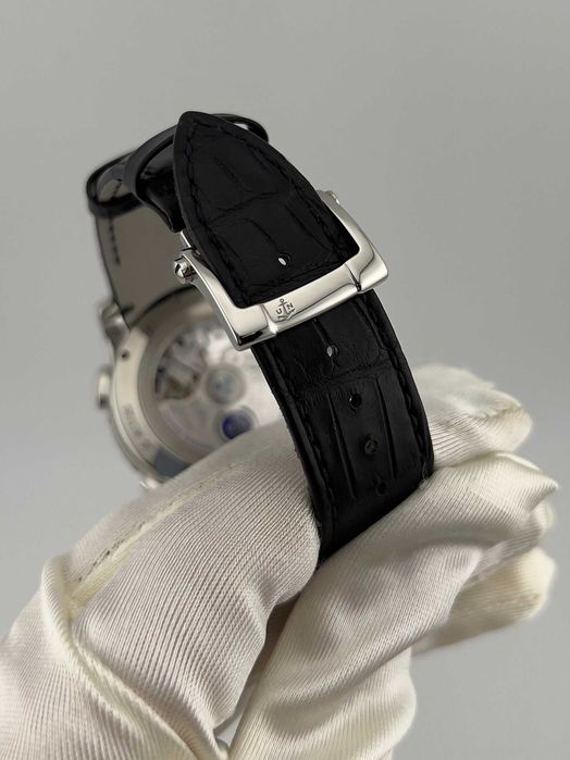 Наручные часы Ulysse Nardin  Dual Time