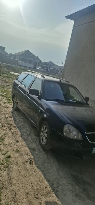 Продам машину Приора Универсал