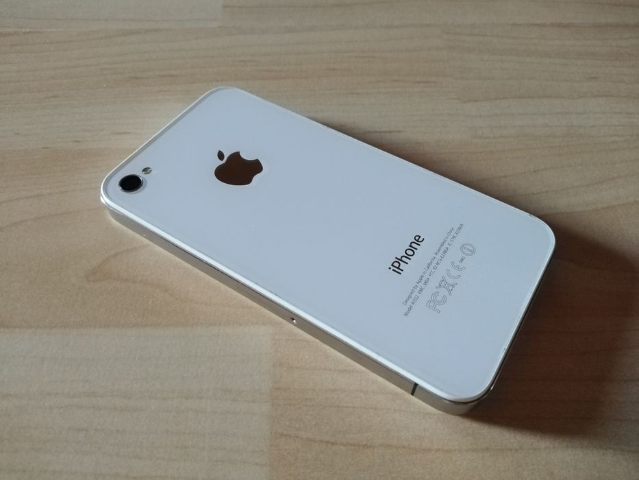 iPhone 4 перфектен без забележки