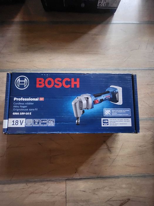 Bosch foarfeca tablă acoperișuri GNA18V-16E.