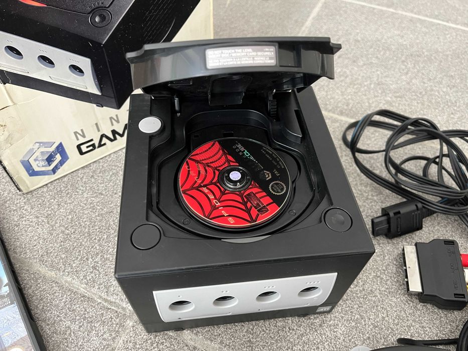 Nintendo GameCube - оригинална игрална конзола в кутия