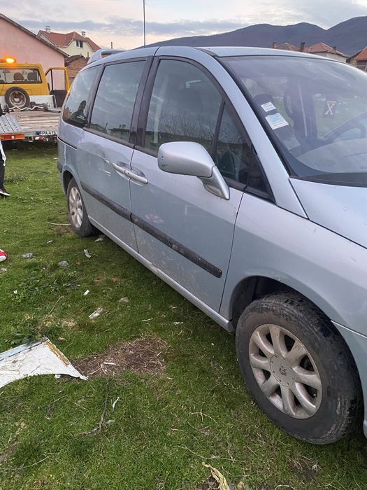 Продавасе на части