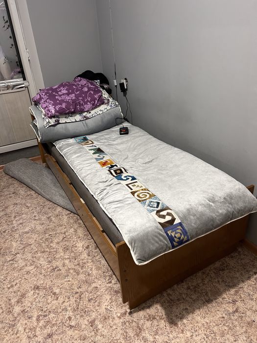 Двери и кровати  отдам бесплтано