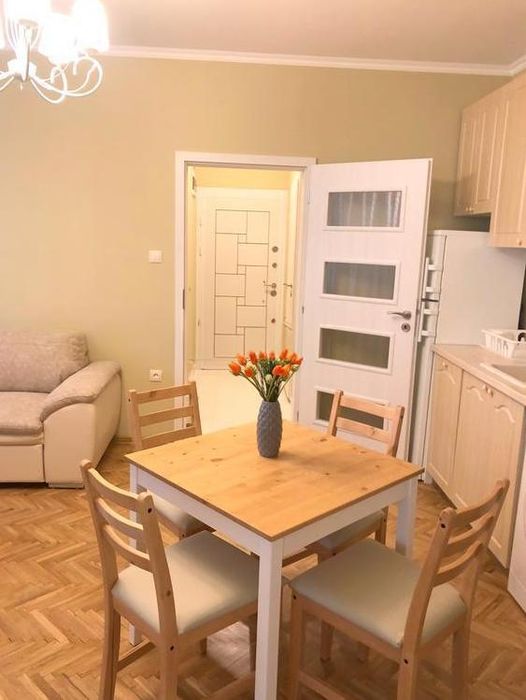 Дава се под наем Двустаен апартамент в Пловдив, Център - 65 кв.м за 459 € - Снимка #2