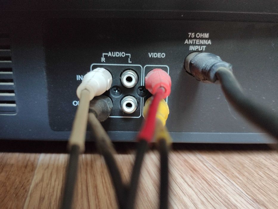 Телевизор цветной philips