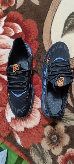 Pantofi sport (adidași)