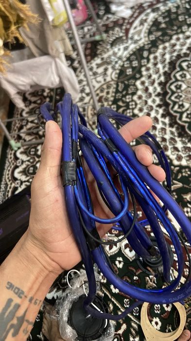 Mashina uchun audio sestema tesla manitorgayam ulasa boladi