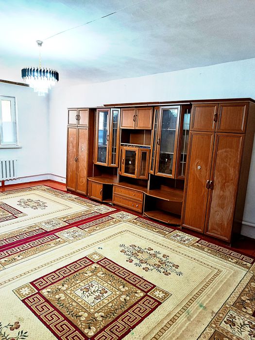 Үй сатылады. Бағасы келісімді.