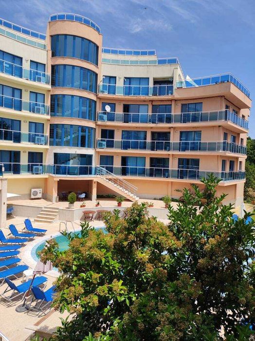 Продава се Четиристаен апартамент в Обзор - 174 кв.м за 661 €/кв.м - Снимка #2