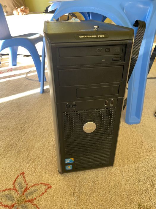 Unitate pc Dell + monitor Dell 17 inch