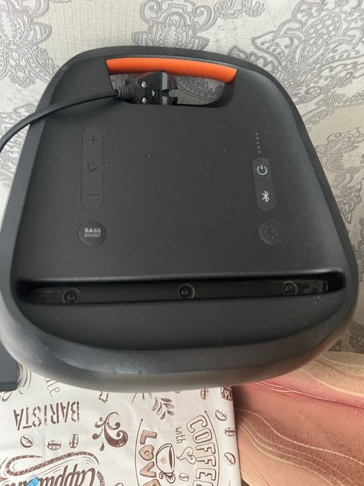 Продам JBL PartyBox 100
