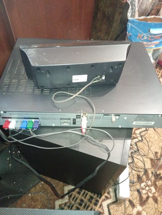 Продава се двд плеър домашно кино Сони моделDAVTZ715н о  сони