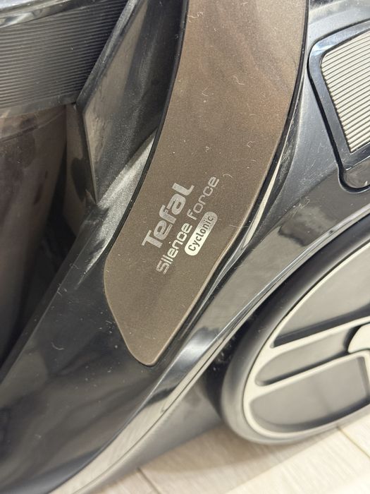 Пылесос в отличном состояний Tefal