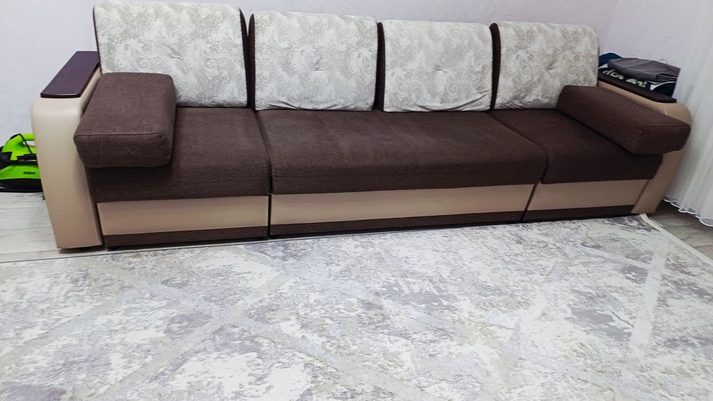 Срочно продаю диван